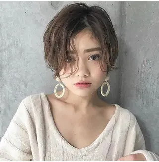 ショート カラー 伊 杏のヘアスタイル
