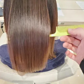 ミディアム 社内カット講師・店長 菅原賢一のヘアスタイル