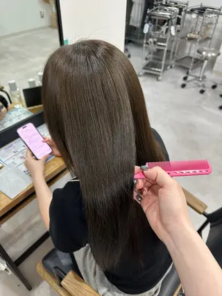 セミロング カラー Manami /岡山 ブリーチ/縮毛矯正のヘアスタイル
