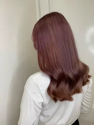ロング 上山 菜緒のヘアスタイル