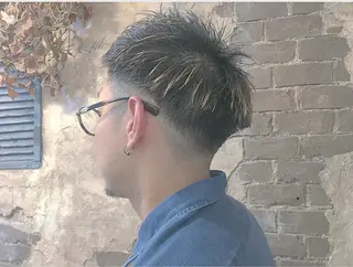 ショート メンズ ブリーチ、パーマ 西部笑のヘアスタイル