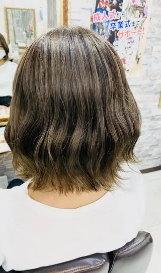 ショート 土屋朱理/ ハイトーンカラーのヘアスタイル