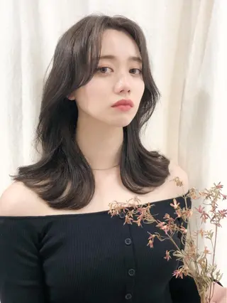 セミロング カラー ブリーチなし透明感カ ラー×韓国ヘア♡ヒデのヘアスタイル