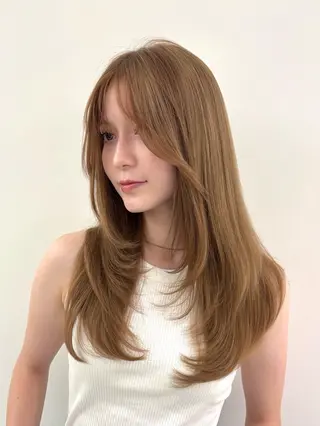ロング PULSE yokohama所属・レイヤー |オリーブ |ヘーゼルベージュのヘアスタイル