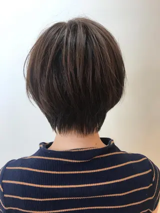 ショート カラー 湯浅 了一のヘアスタイル