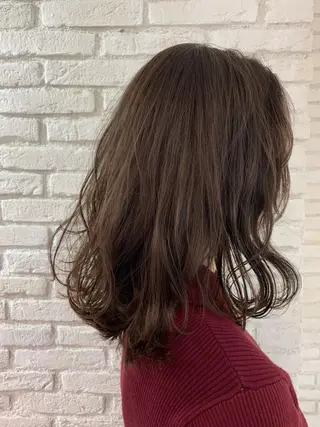 セミロング カラー パーマ ヘアアレンジ ネイル マツエク・マツパ レイヤー＆カラー 人気美容師倉崎涼のヘアスタイル