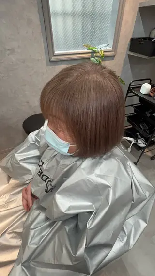 ミディアム motoトップカラー リスト/ブリーチカラのヘアスタイル