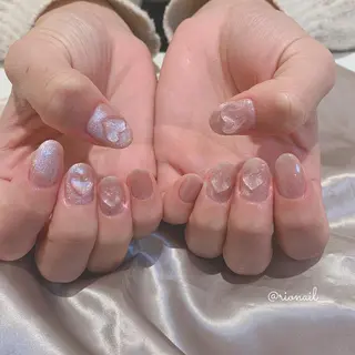 ネイル 𝘙𝘪𝘰𝘯𝘢 ...🕯🤍のネイルデザイン