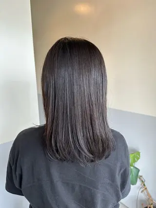 ミディアム カラー 三浦 彩那のヘアスタイル