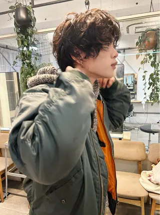 ショート パーマ グレージュ× ボブ× ハイトーン　前田隆太のヘアスタイル
