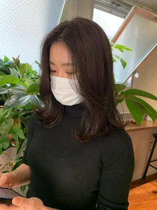 セミロング レイヤー透明感カラー AIKAのヘアスタイル