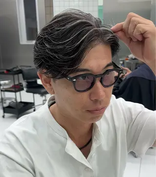 メンズ 白髪ぼかし/白髪 メッシュ/ゆうとのヘアスタイル