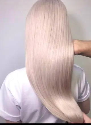 セミロング カラー ケア剤オタク×海外 ヘア長谷川裕起のヘアスタイル