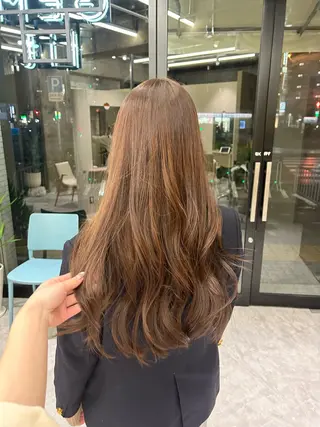 ロング カラー 寺澤 花梨のヘアスタイル