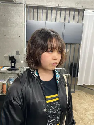 ミディアム パーマ ボブ/透明感カラー EMIRIのヘアスタイル