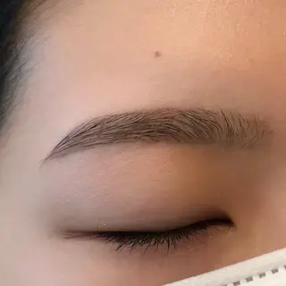 アイブロウ nail&eyelash Nina 代官山店所属・緒方 海妃のマツエク・マツパデザイン