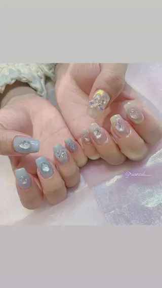 ネイル 𝘙𝘪𝘰𝘯𝘢 ...🕯🤍のネイルデザイン