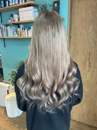 セミロング カラー 🧸プルエクステ❤︎ ネイルKAO🧸のヘアスタイル