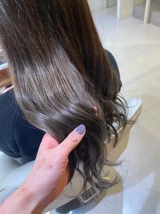 ロング 梛木 唯のヘアスタイル