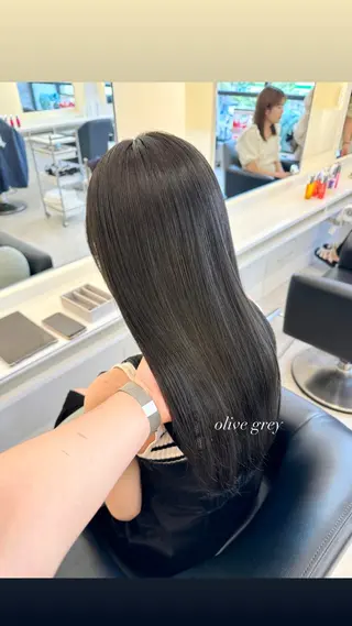 ロング ParveMix 宮﨑 梨里のヘアスタイル