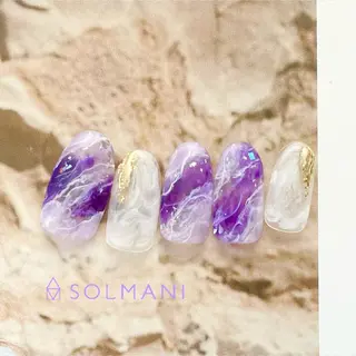 ネイル SOLMANI 予約担当のネイルデザイン