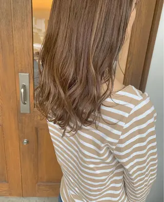 セミロング カラー 船津 佳奈美のヘアスタイル