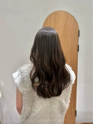 セミロング 秦 桃花のヘアスタイル