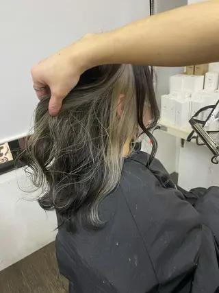 ミディアム カラー ヒカ/外国人風 デザインカラーのヘアスタイル