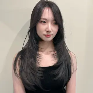 ロング 🌹ハッシュカット、 レイヤー韓国ヘア🌹のヘアスタイル