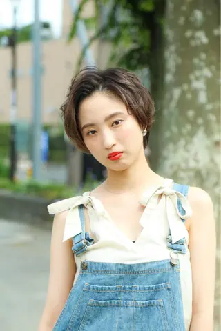 ショート パーマ オーストヘアージジ所属・TAI透明カラー 柔らかい縮毛矯正のヘアスタイル