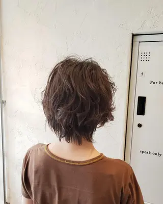 ショート パーマ 薄葉 美菜子のヘアスタイル