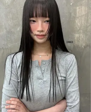 rinka／暖色 ストレートのヘアスタイル