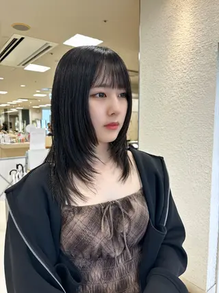 ミディアム 推し活/韓国/ブリー チカラーminamiのヘアスタイル