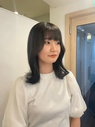 ミディアム カラー サクライ オトカのヘアスタイル