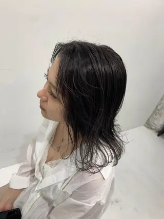 ミディアム カラー TAKUMI .のヘアスタイル