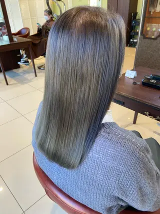 ミディアム カワサキ ヒナコのヘアスタイル