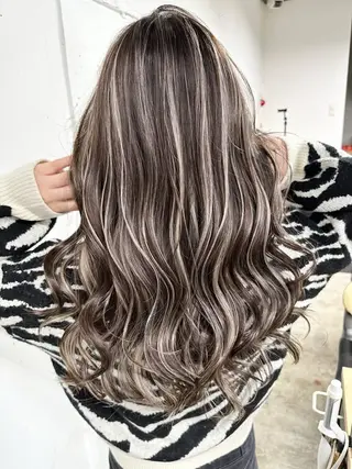 カラー COLLABORA所属・竹内 美優のヘアスタイル