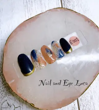 ネイル NailandEye Lucaの眉毛・アイブロウイメージ