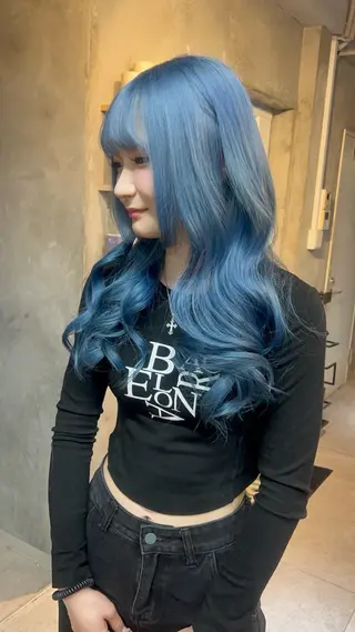ロング 心斎橋ヘアカラー ブリーチmarinaのヘアスタイル