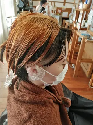 ミディアム カラー 足立 悠輔のヘアスタイル