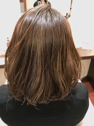ミディアム カラー BIANCO北堀江 AKANEのヘアスタイル