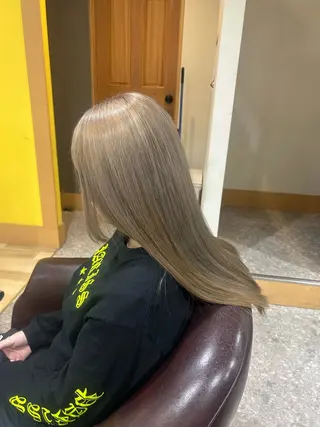 ロング カラー ブリーチ予約率90% 以上✨森山陽向のヘアスタイル