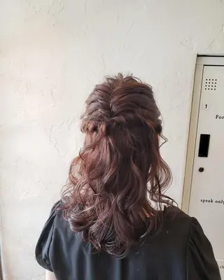 セミロング 薄葉 美菜子のヘアスタイル