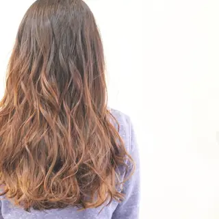 ロング カラー ヘアアレンジ Mariana/ 鶴原-ハイライトのヘアスタイル