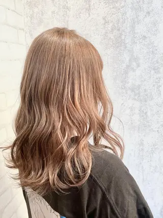 ミディアム 山浦 伶奈のヘアスタイル