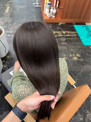 ロング 山根 彩未のヘアスタイル