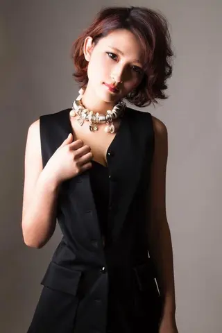 ショート カラー パーマ アドミラルYoshi oのヘアスタイル