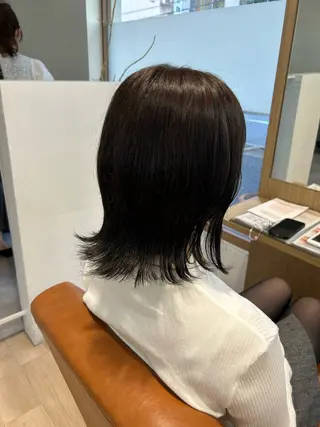 ミディアム カラー 小西 サラのヘアスタイル