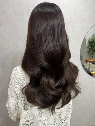 ロング maya レイヤーカットのヘアスタイル