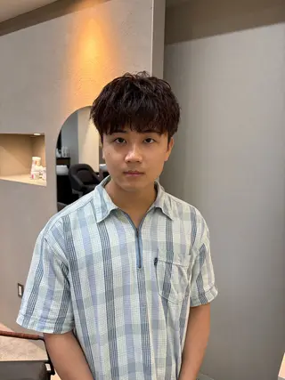 ショート パーマ メンズ 渡 汐音のヘアスタイル